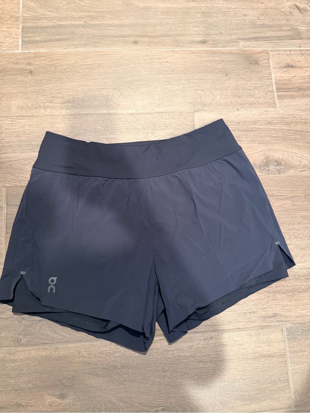 On Running Running Women’s black Performance Shorts L